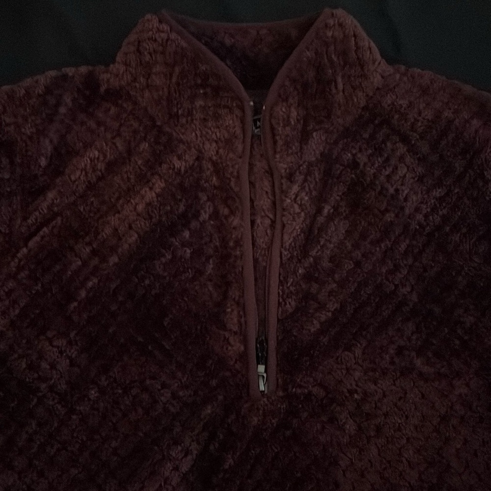 32 degree. Wine red